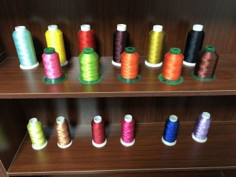 Rayon broderitråd